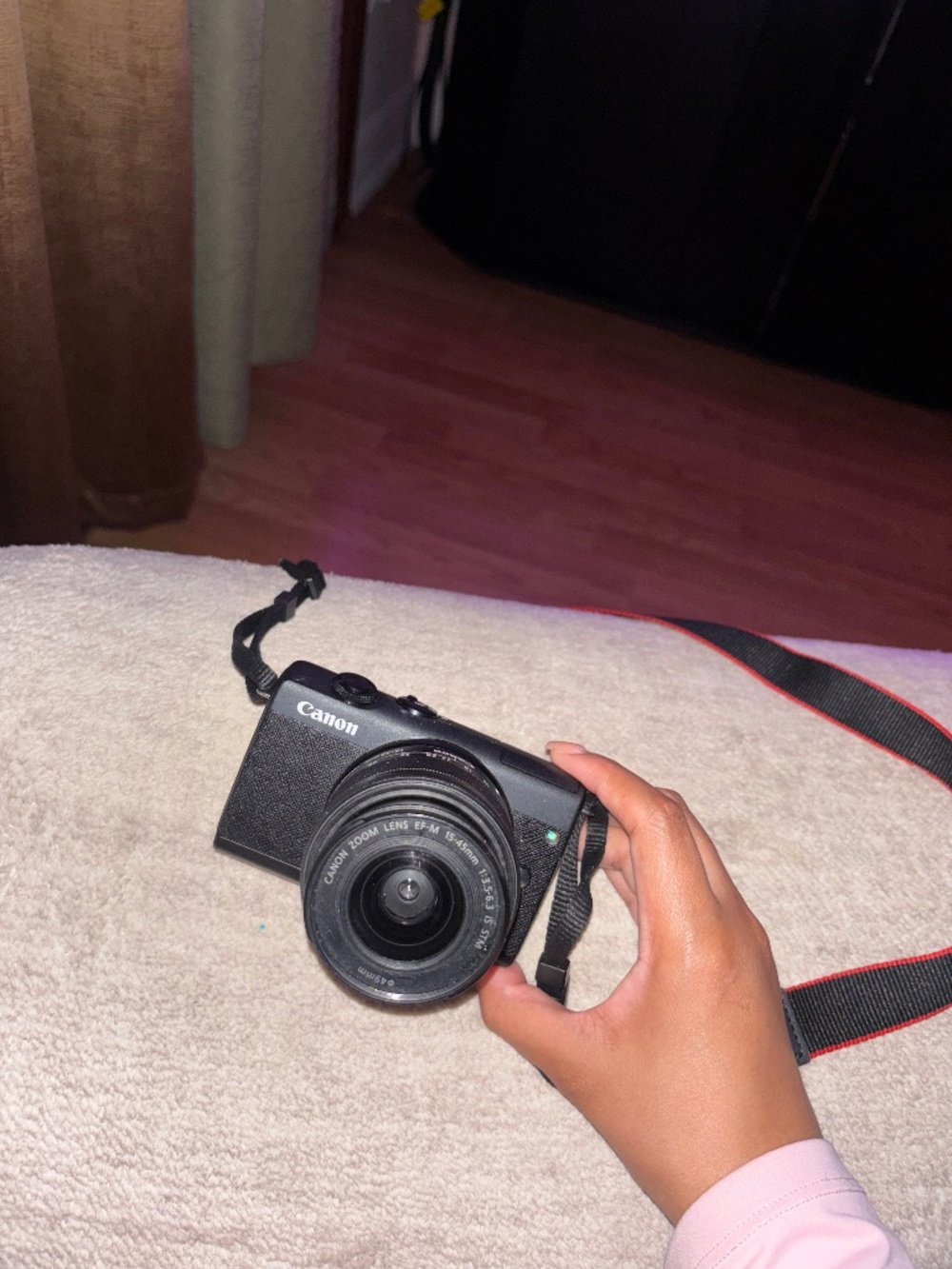 Canon EOS M200 + 15-45mm Lens | Like New